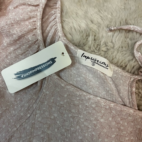 Light pink baby doll top from impressions boutique. Size small. Runs big. - Picture 1 of 3